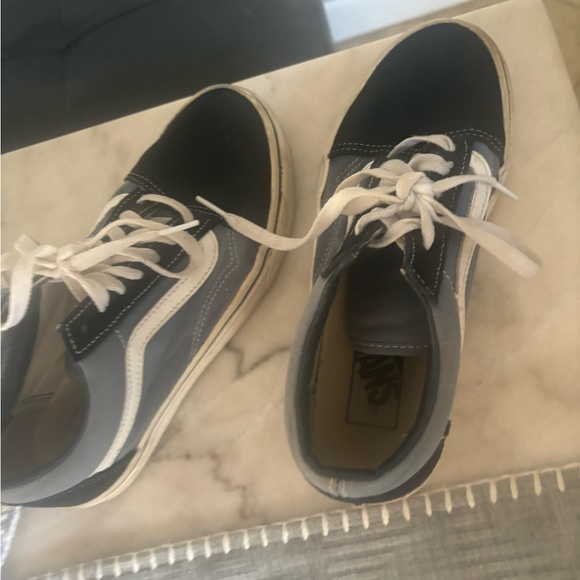 Vans - Picture 2 of 4